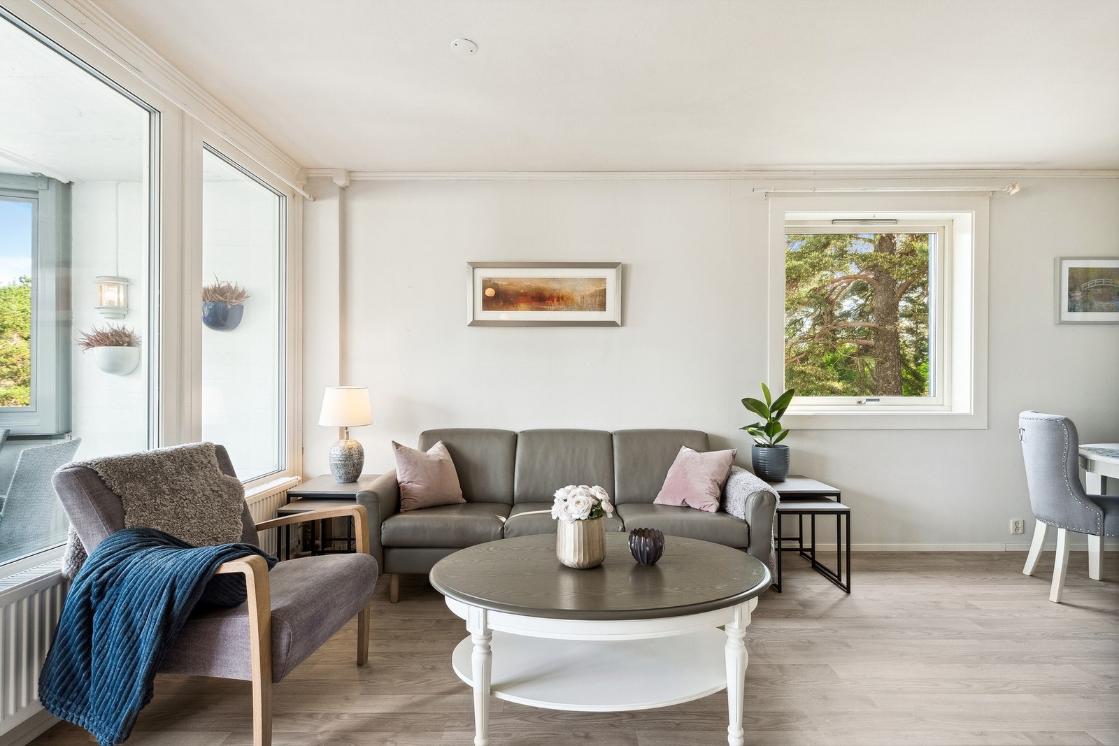 Skjermet beliggenhet med utsikt mot skogen og nærområdene Galleribilde