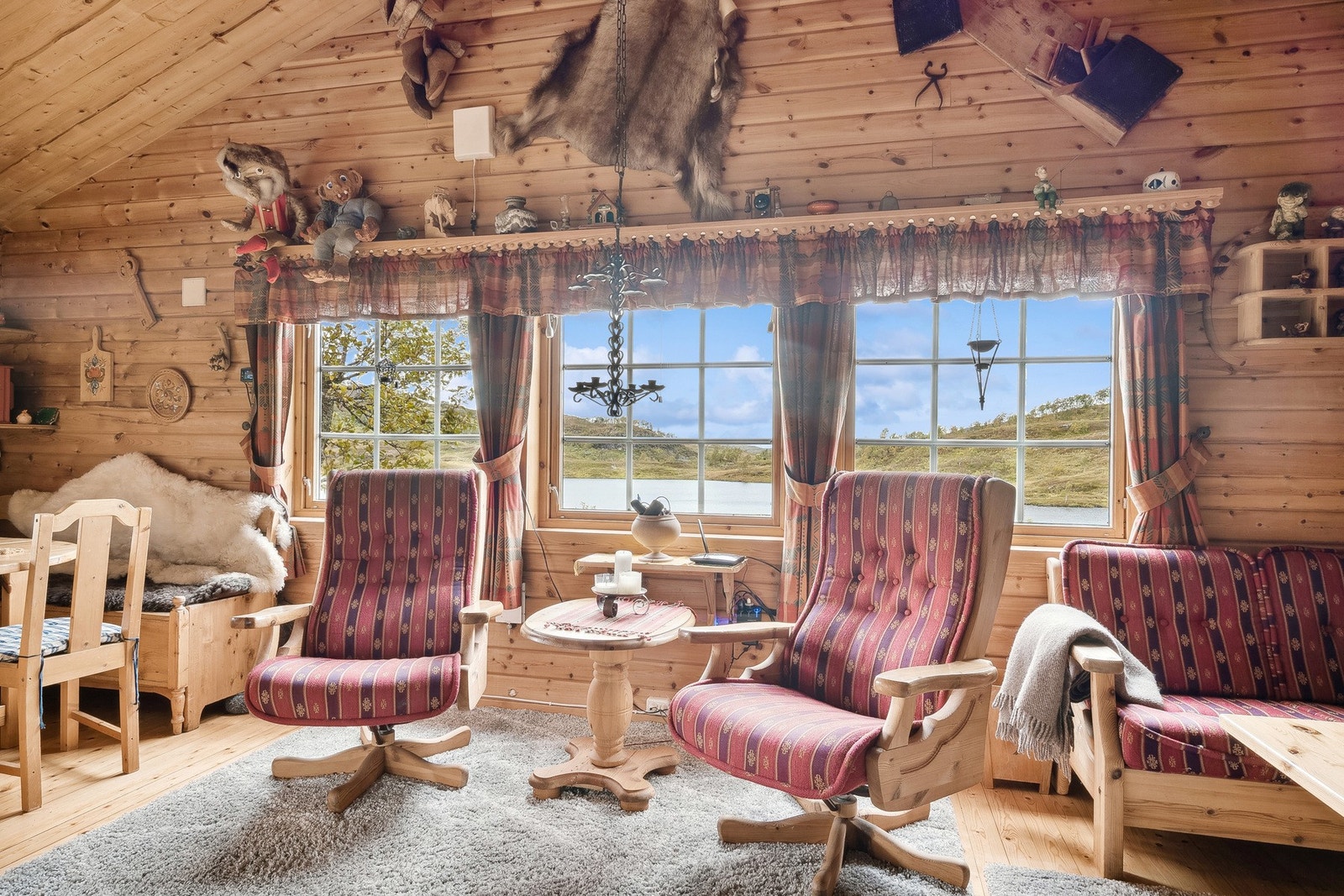 Perfekt for å koble av etter en hektisk uke i naturskjønne omgivelser. Galleribilde