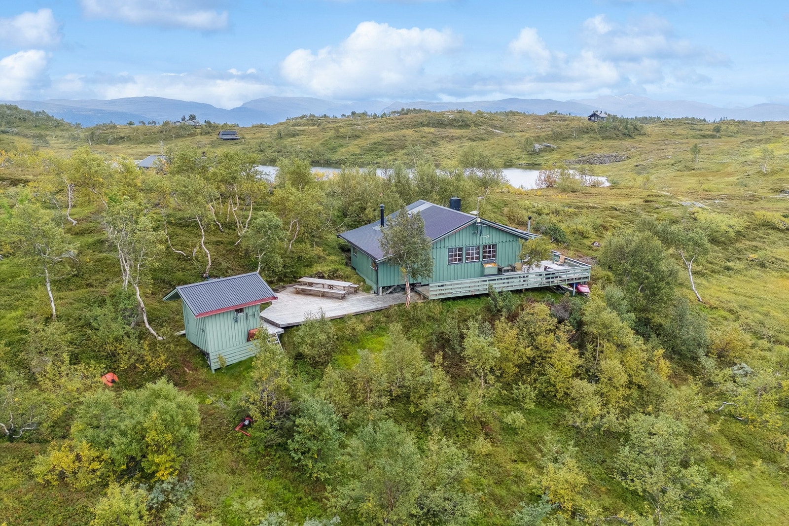 Eiendomsmegler 1 v/Gisle Kallestad har gleden av å presentere denne hytta ved Krokvatnet
Foto: EFKT Galleribilde