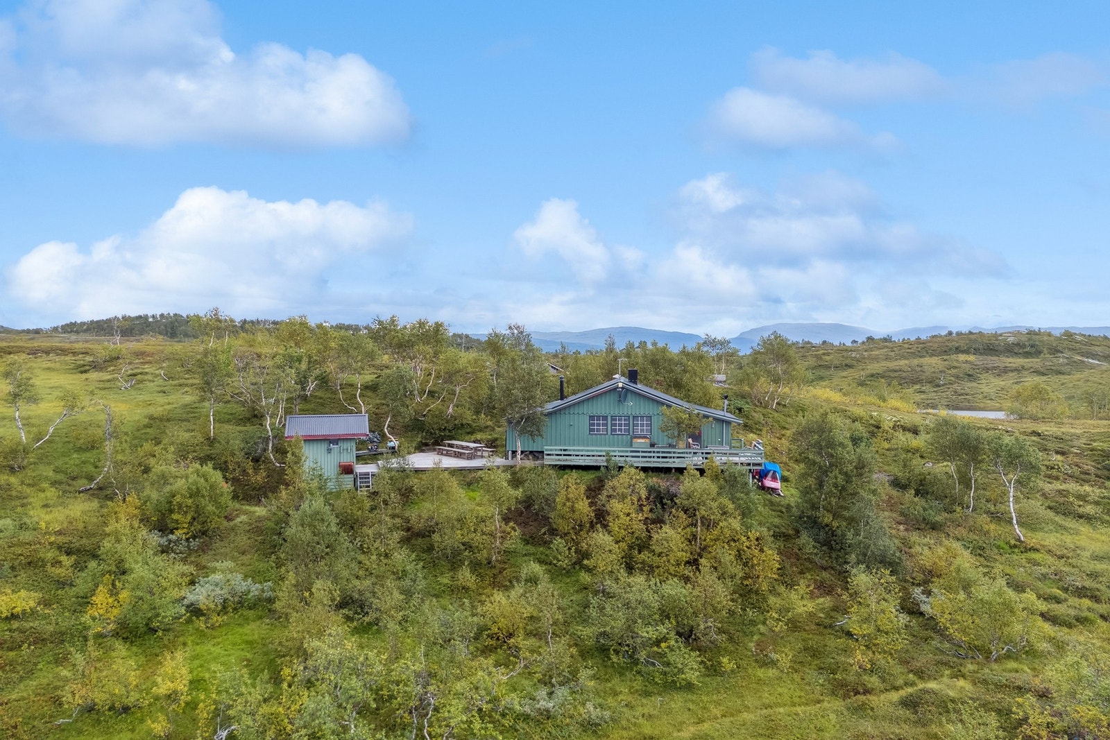 Koselig hytte ved Krokvatnet på Korgfjellet. Fantastisk område for jakt, fiks og friluftsliv Galleribilde