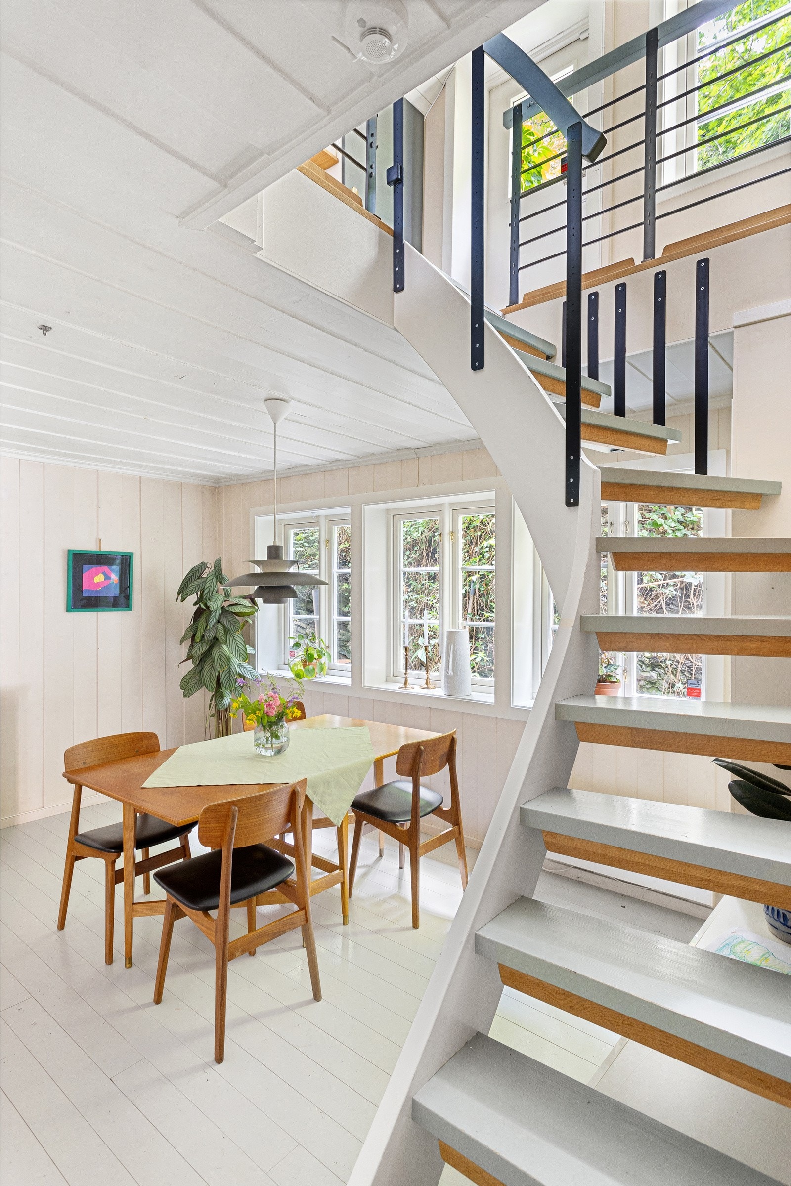 Trappeoppgang til loftetasjen Galleribilde