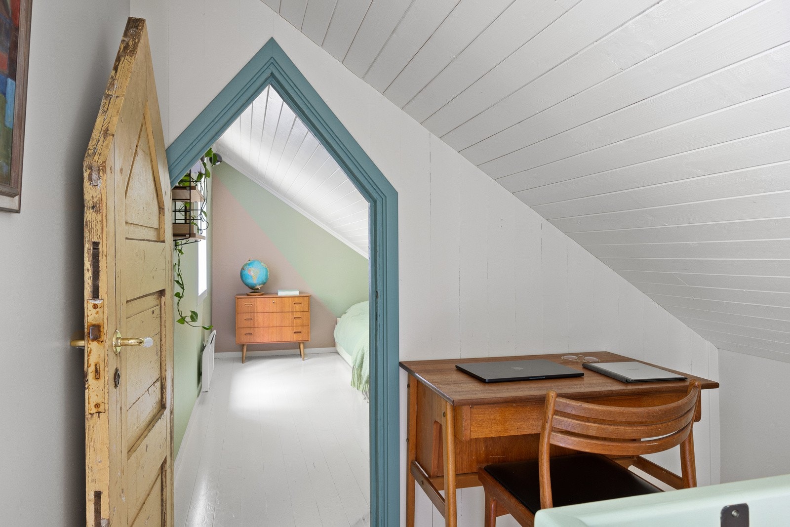 Inngang til soverom 2 fra loftsstuen Galleribilde