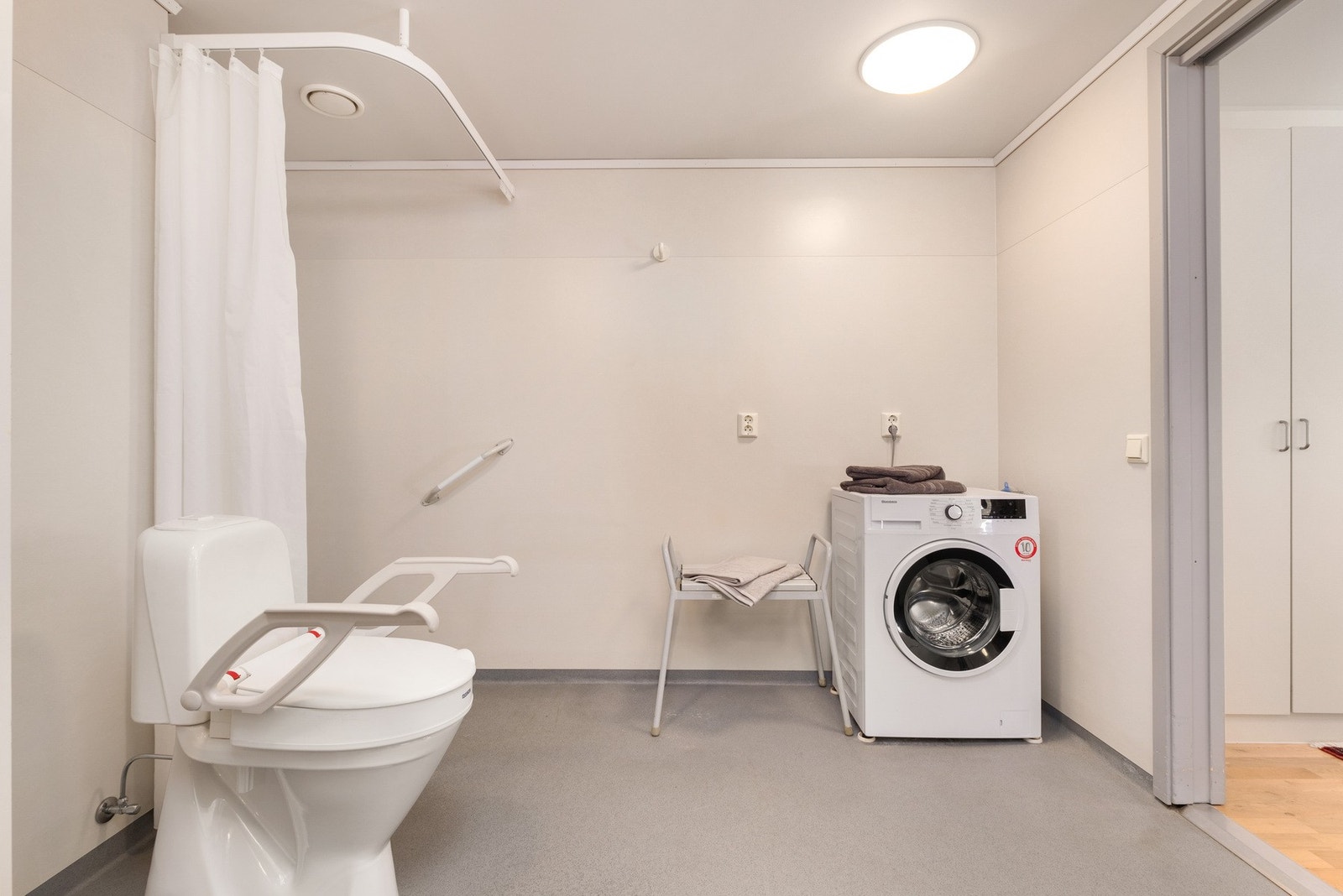 Badet er på hele 7,9m². Galleribilde