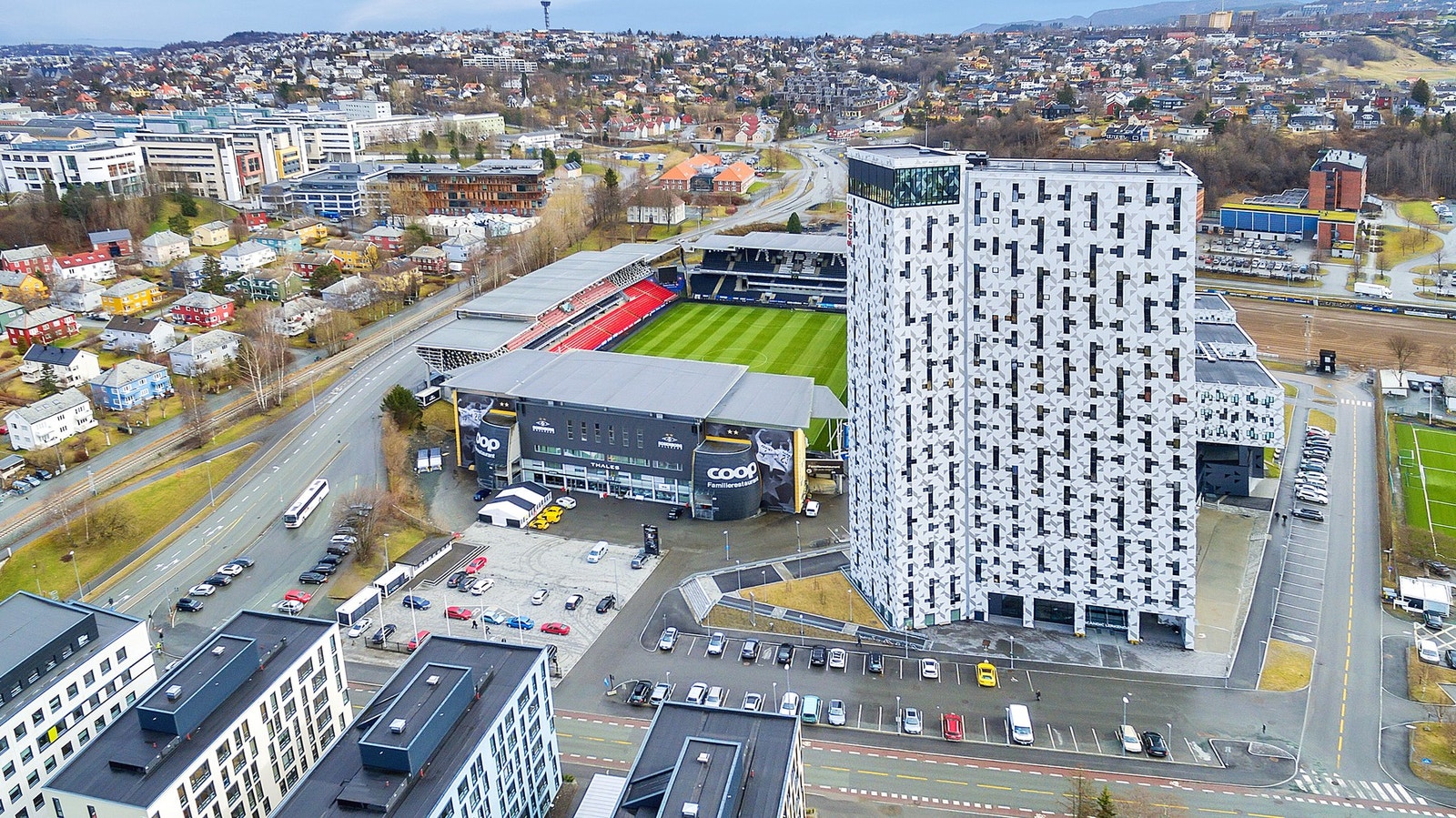 Kort vei til Lerkendal Stadion. Galleribilde