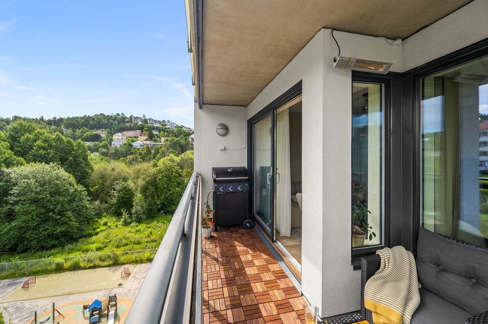 alkongen vender mot øst og er på hele 9 kvm Galleribilde