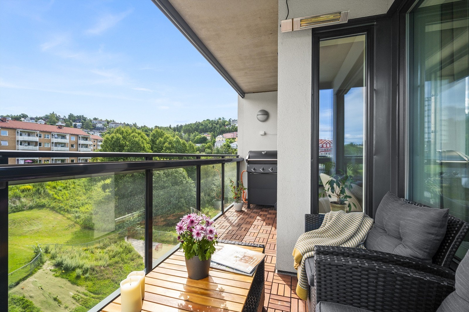 Varmelampe er montert og medfølger boligen Galleribilde