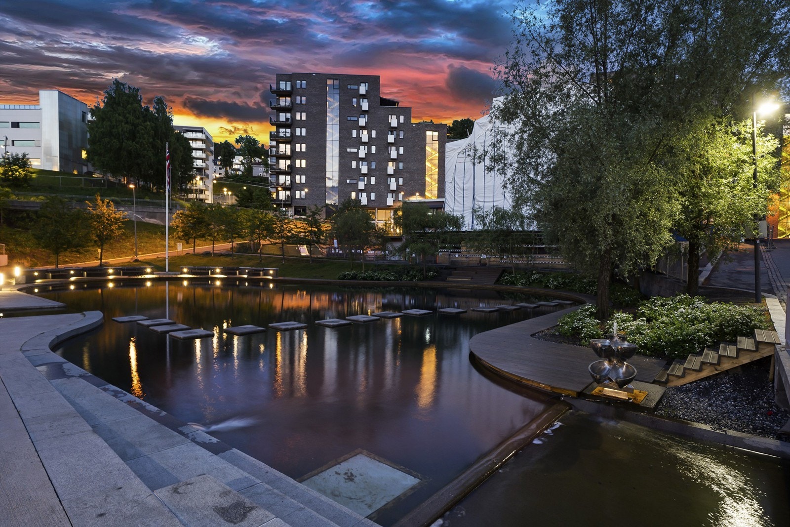 Kværnerbyen ligger rett i nærheten finner du dagligvarehandel, apotek, frisør, treningssenter og hyggelige serveringssteder Galleribilde