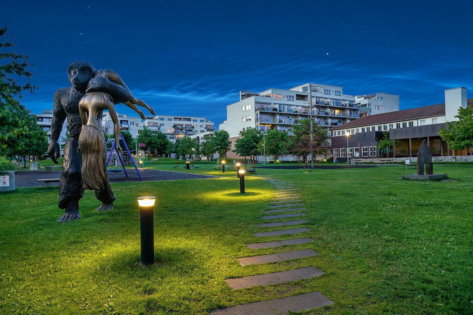 Per Gynt-Parken er et herlig sted og tilbringe solrike sommerdager og ligger i umiddelbar nærhet fra boligen. Galleribilde