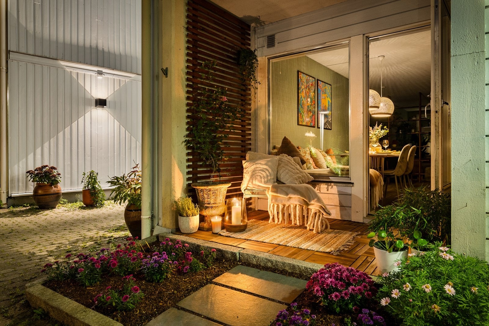 Om sommerkvelden er det fint å trekke ut på markterrassen... Galleribilde