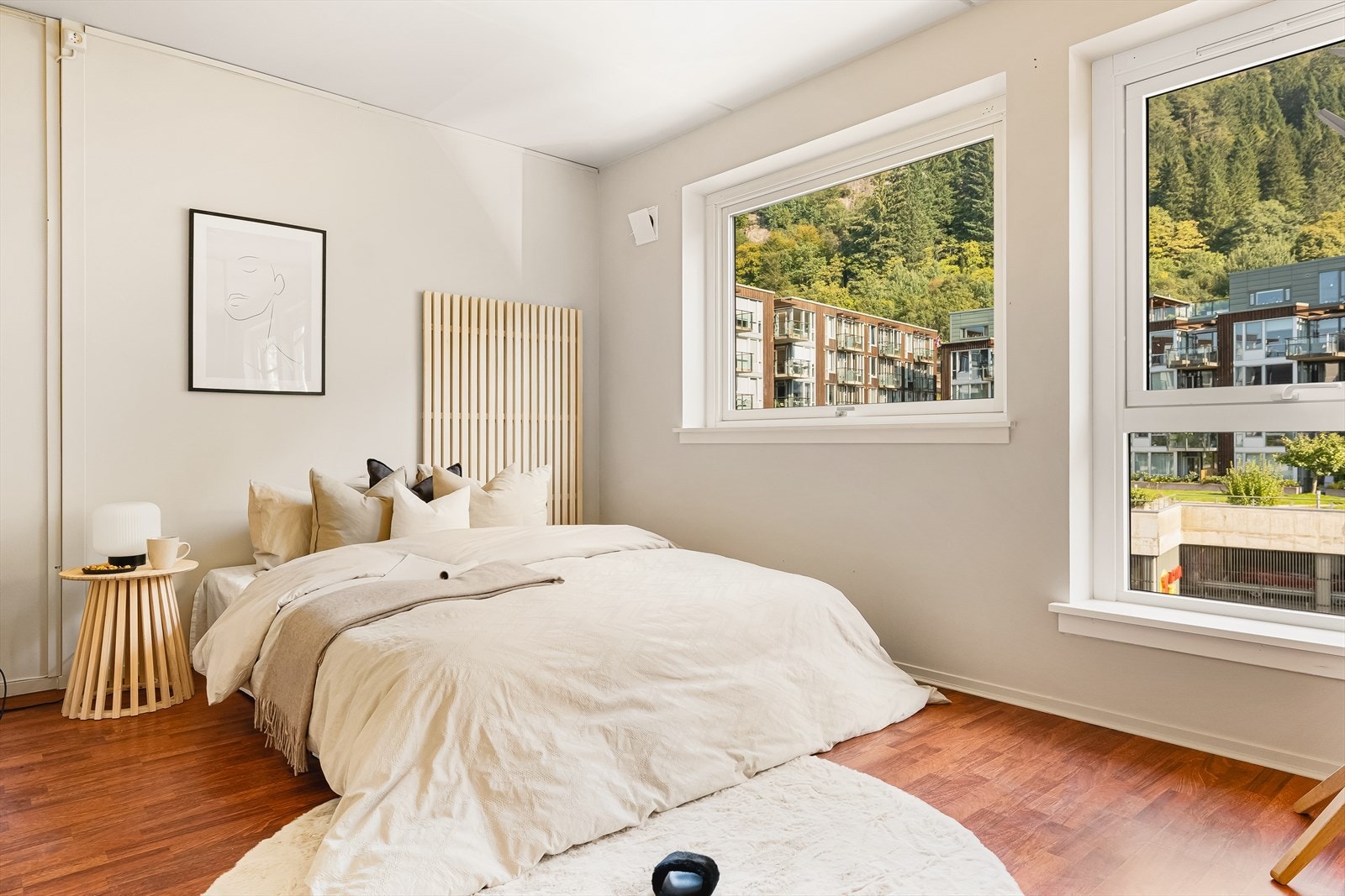 Hovedsoverom med stor garderobe. Galleribilde