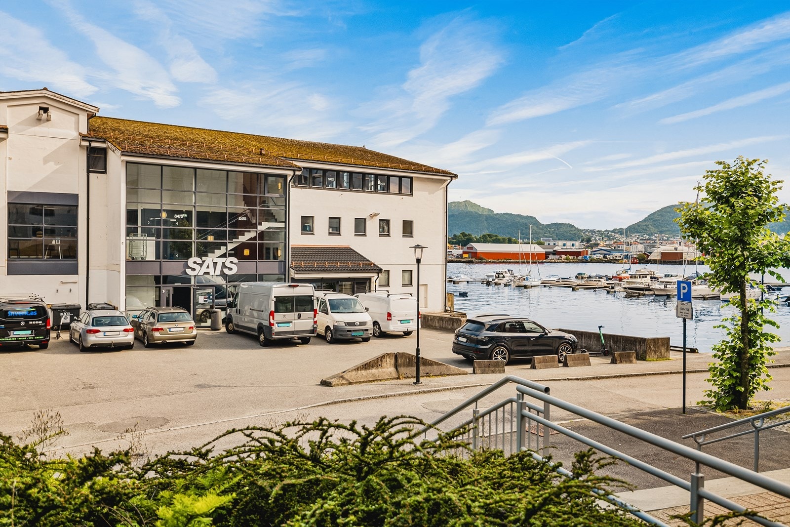 SATS treningssenter ved siden av sameie Galleribilde