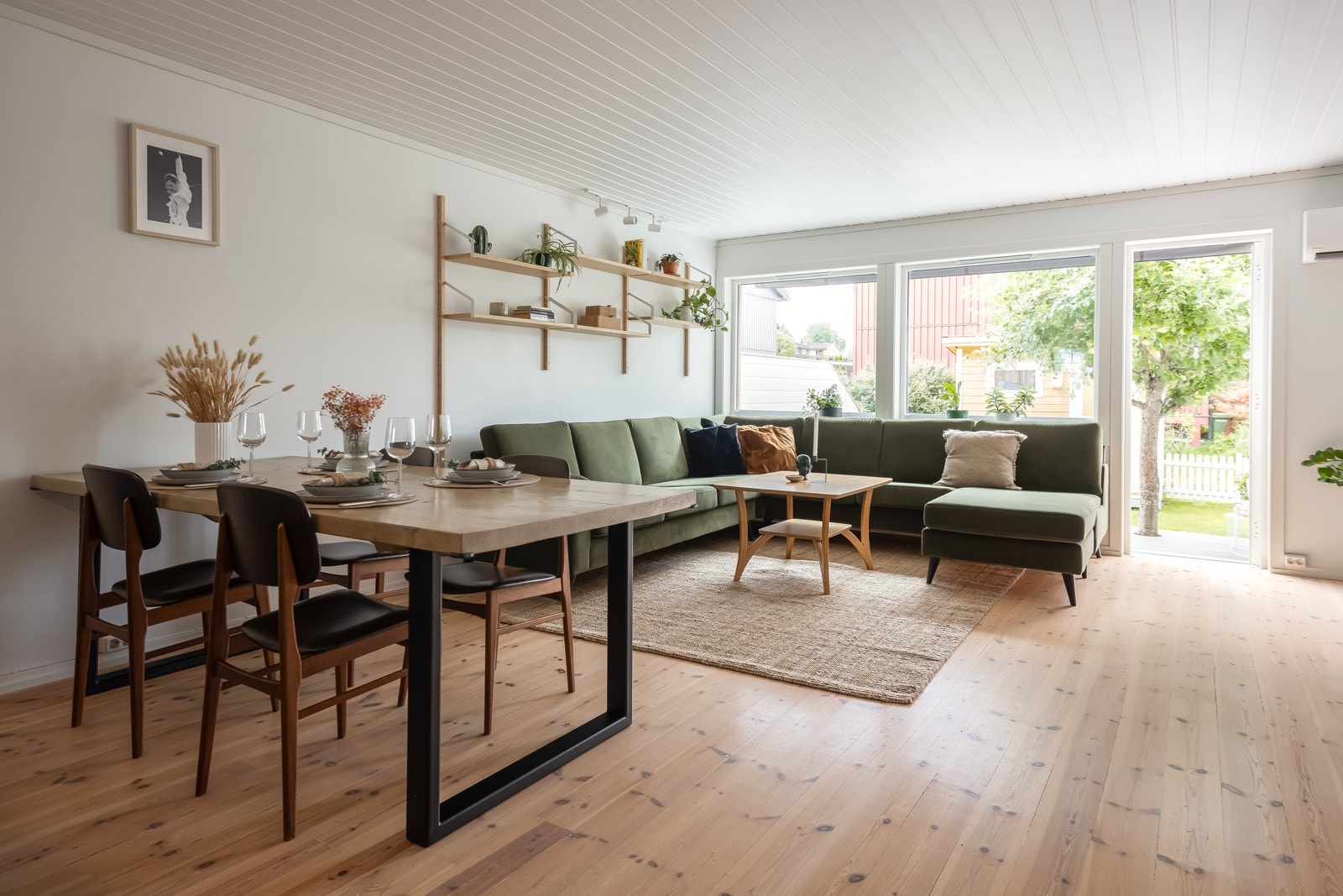God plass til både sofaløsning og spisebord. Galleribilde