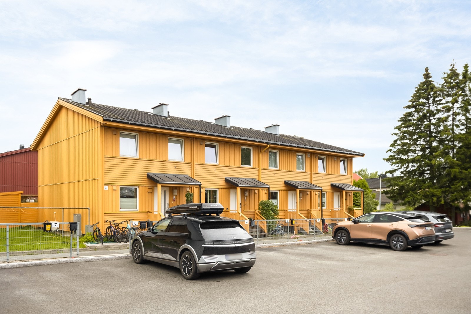Fasader etterisolert med ny kledning i 2011. Galleribilde