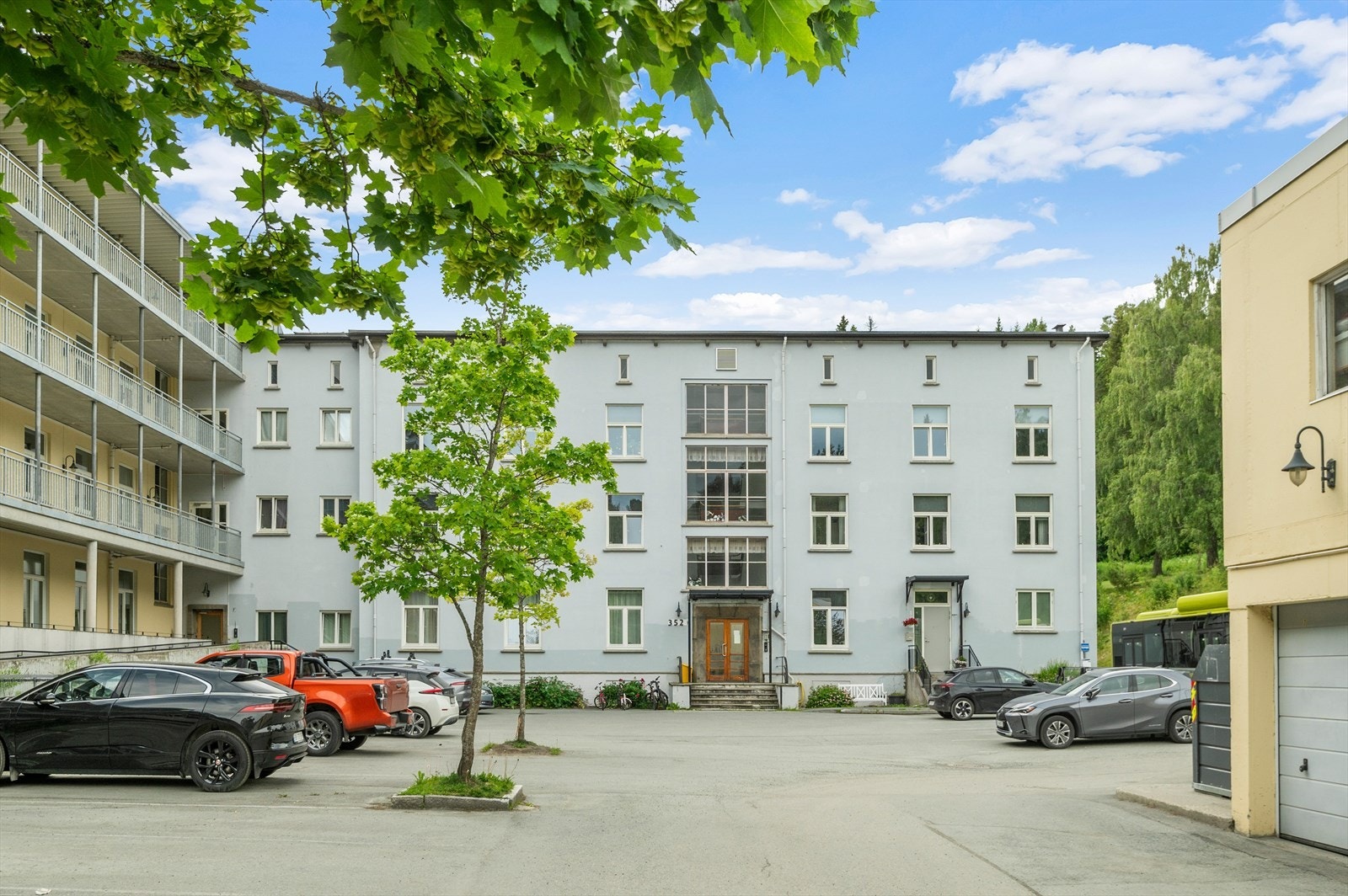 Det er også rikelig med gjesteparkering i sameiet. Galleribilde