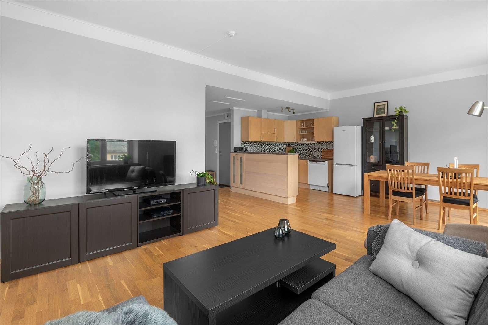 Velkommen til en romslig 2-roms selveierleilighet på hele 69 m². Galleribilde