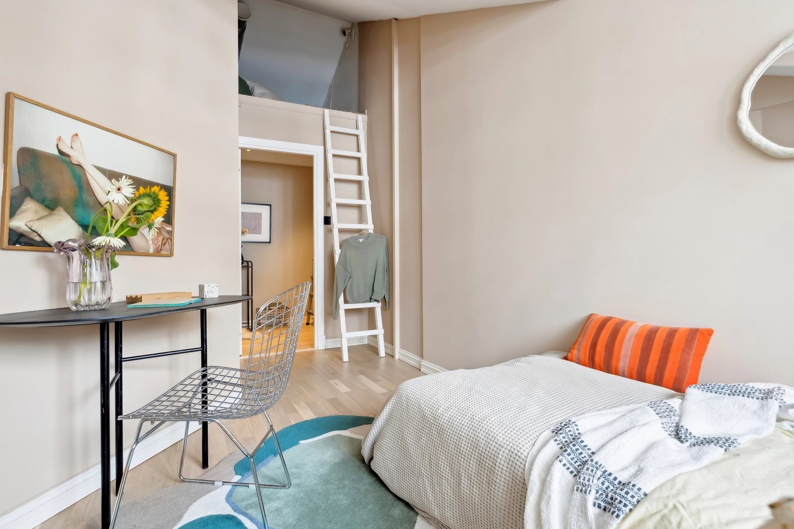 Passer ypperlig som barnerom, gjesterom eller kontor. Galleribilde