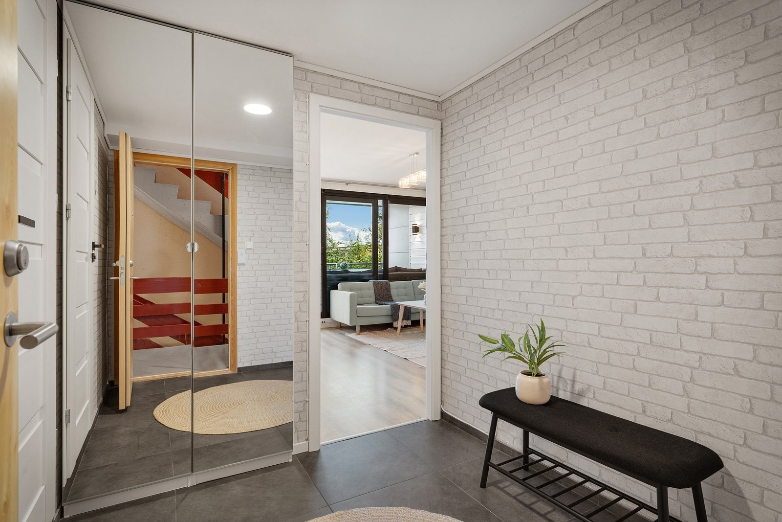 - Entreen måler 4,9 m² - Galleribilde