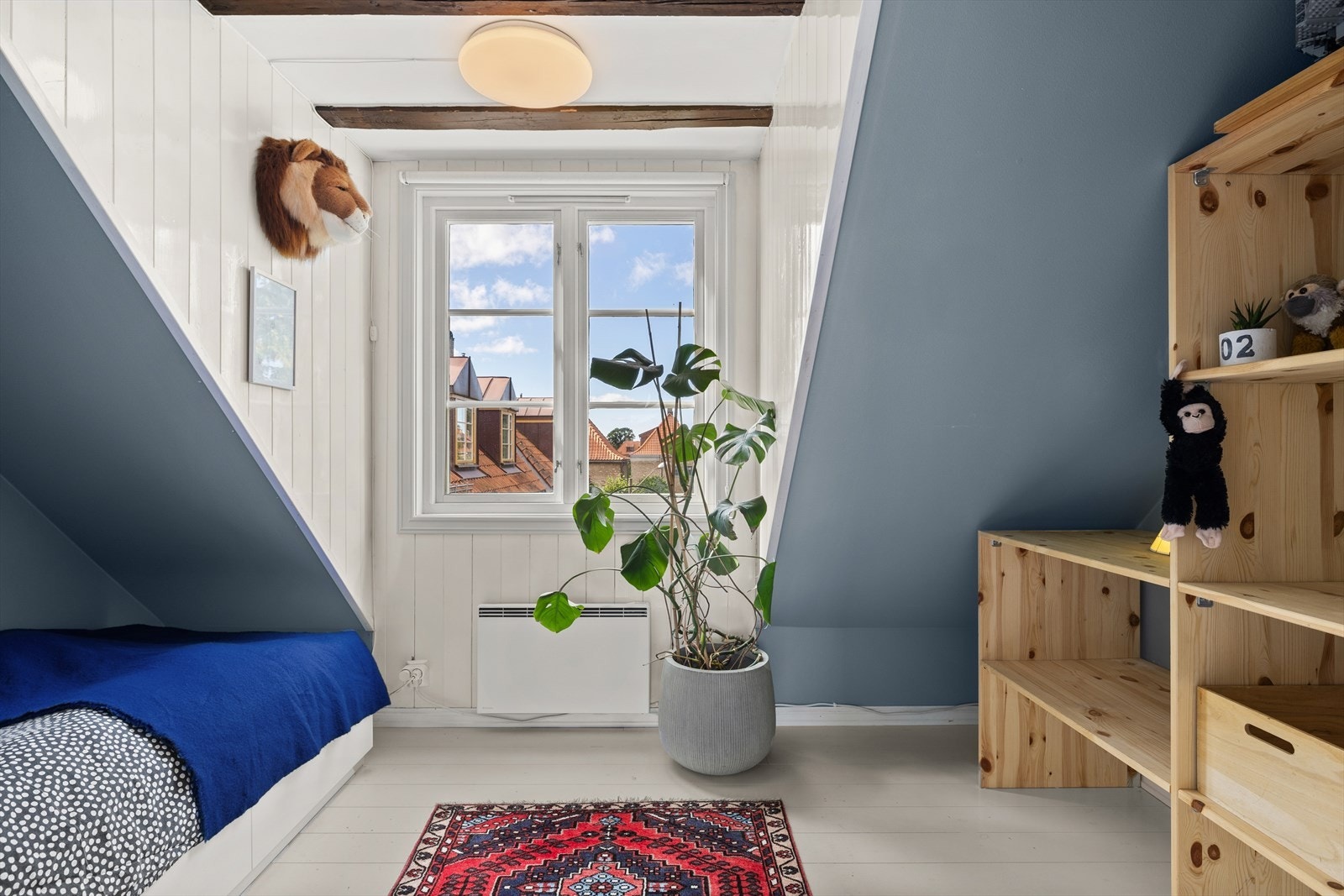 Soverom 2 har god plass til seng og skap. Galleribilde