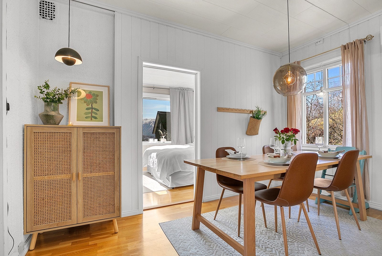 Spisestue. Galleribilde