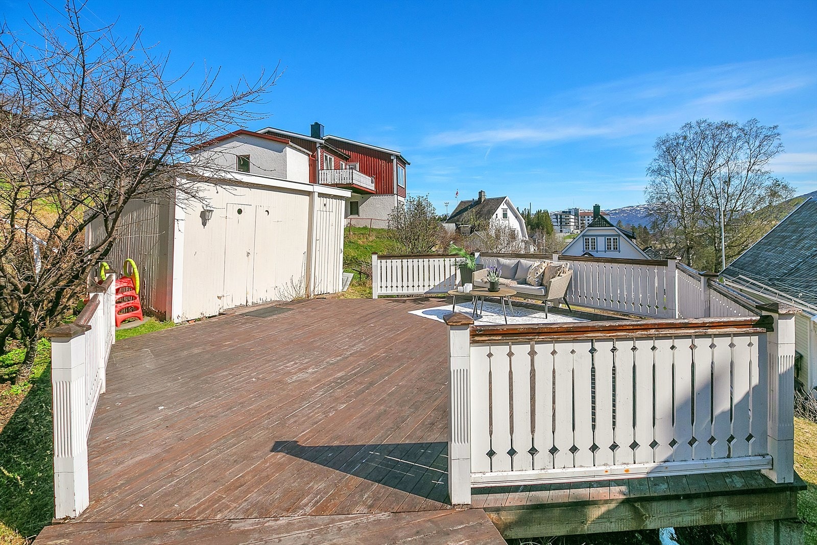 Utvendig bod med god plass for oppbevaring av utstyr. Galleribilde