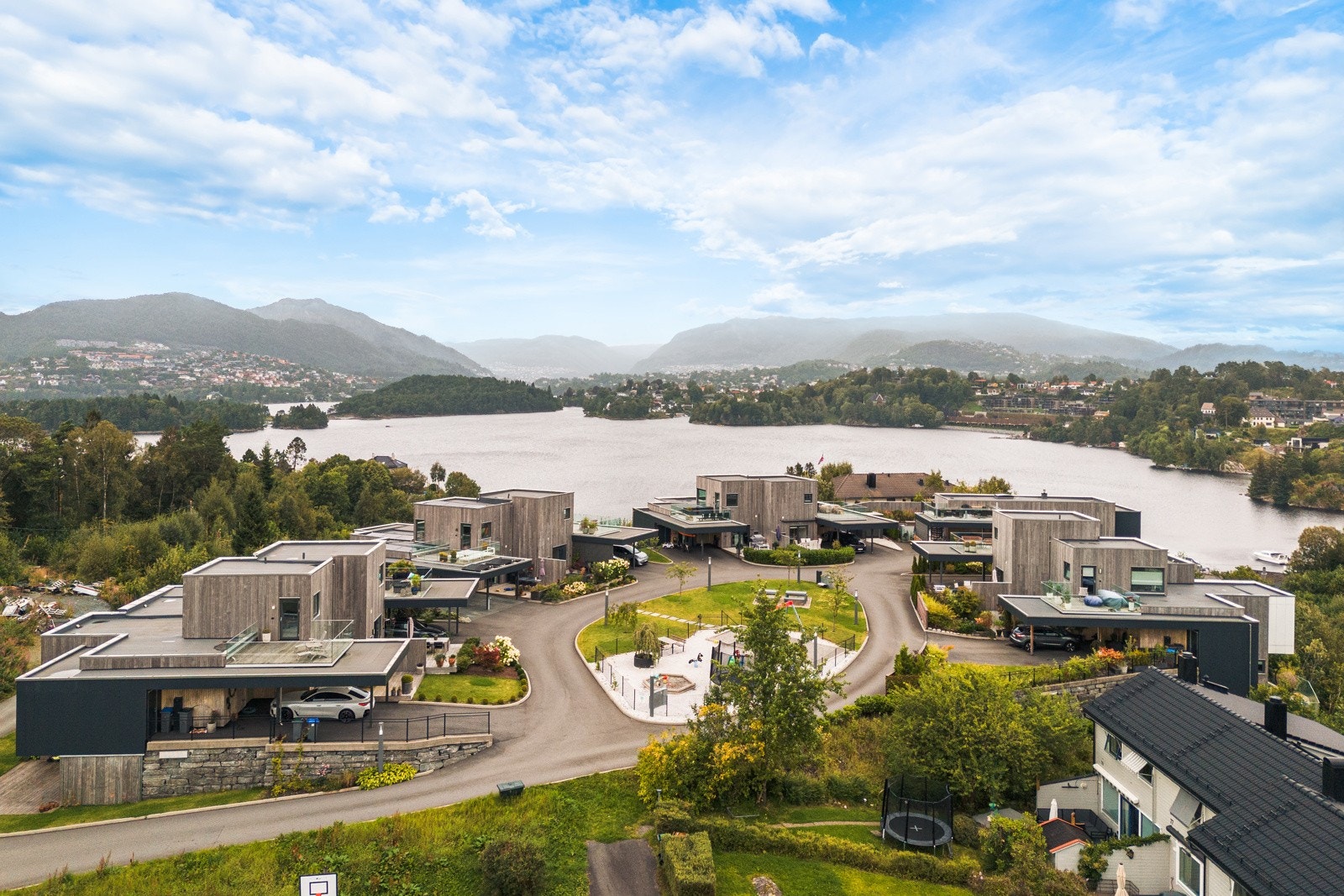 Dronebilde av det fantastiske nabolaget Galleribilde