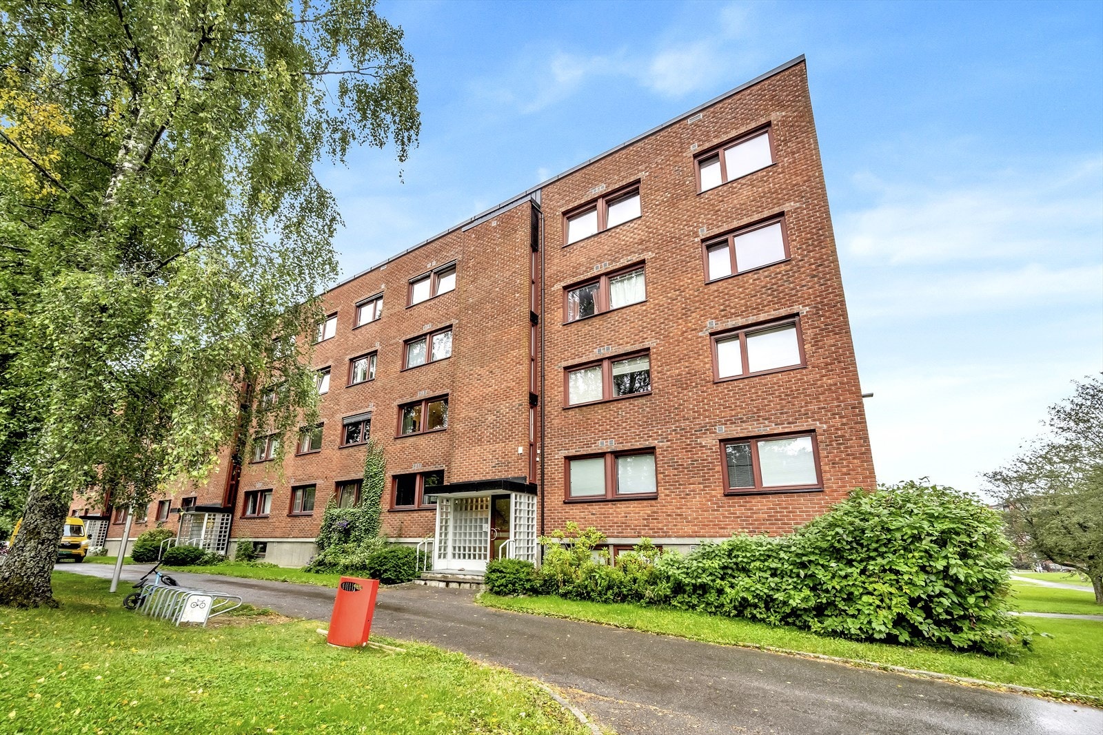 Leilighet beliggende på Haugerud i et veletablert boligområde. Galleribilde