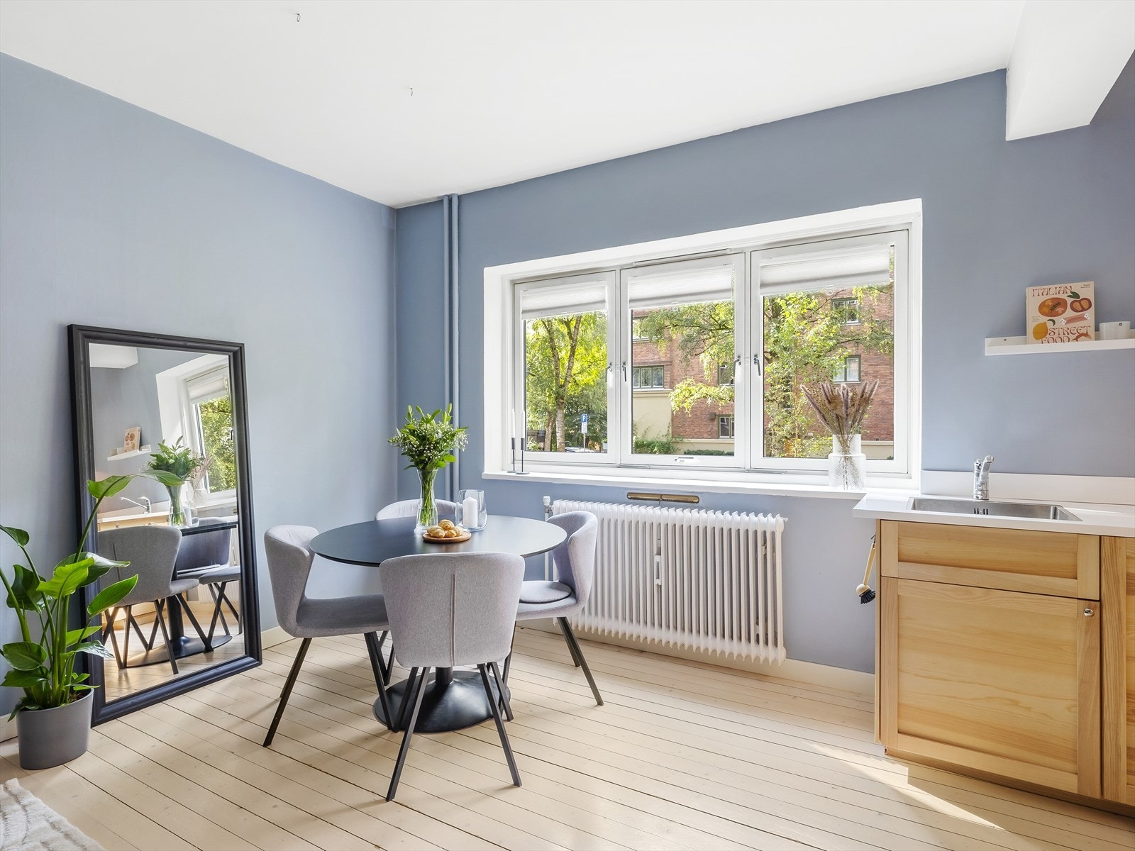 God plass for spisebord - perfekt for å samle venner og familie! Galleribilde