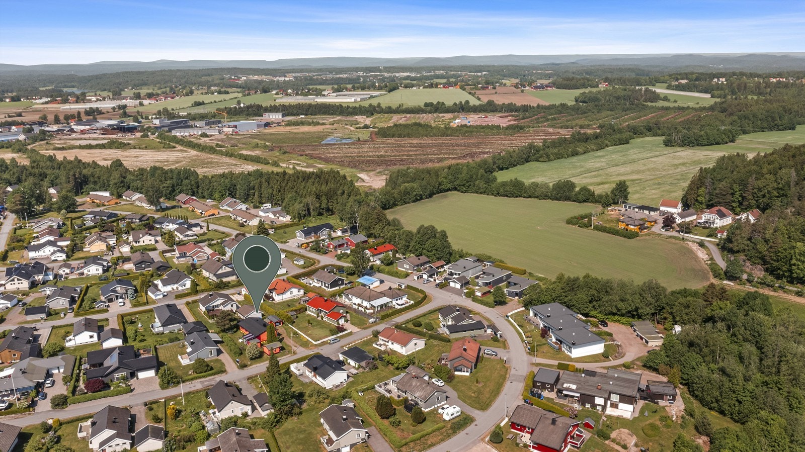 Her bor du fint og rolig i et populært boligfelt Galleribilde