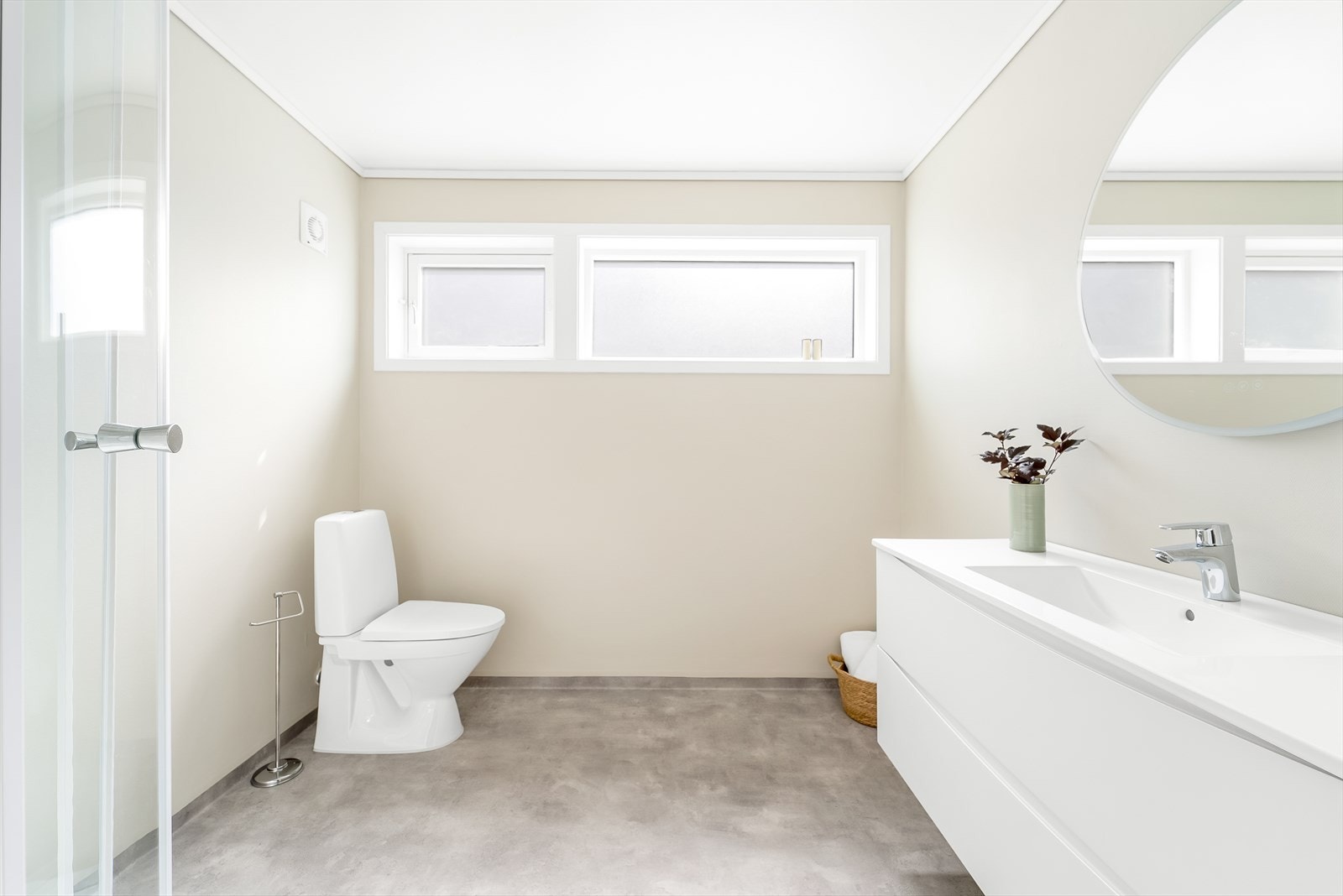 Bad 2. etg. m/wc, dusj og seksjon m/servant. Galleribilde