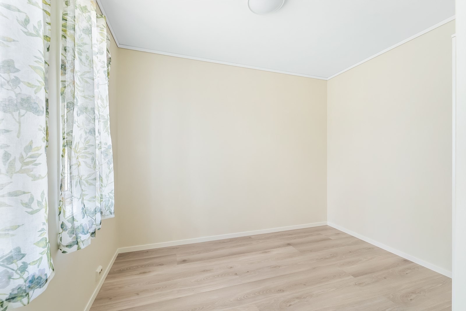 Soverom 1. etg. Galleribilde