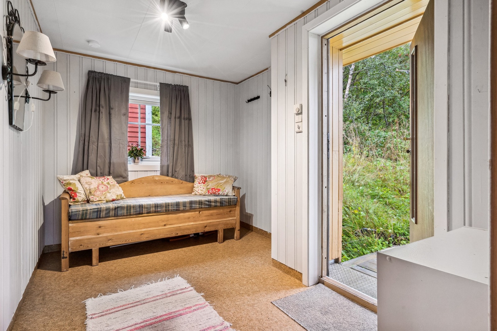 Romslig gang. Galleribilde