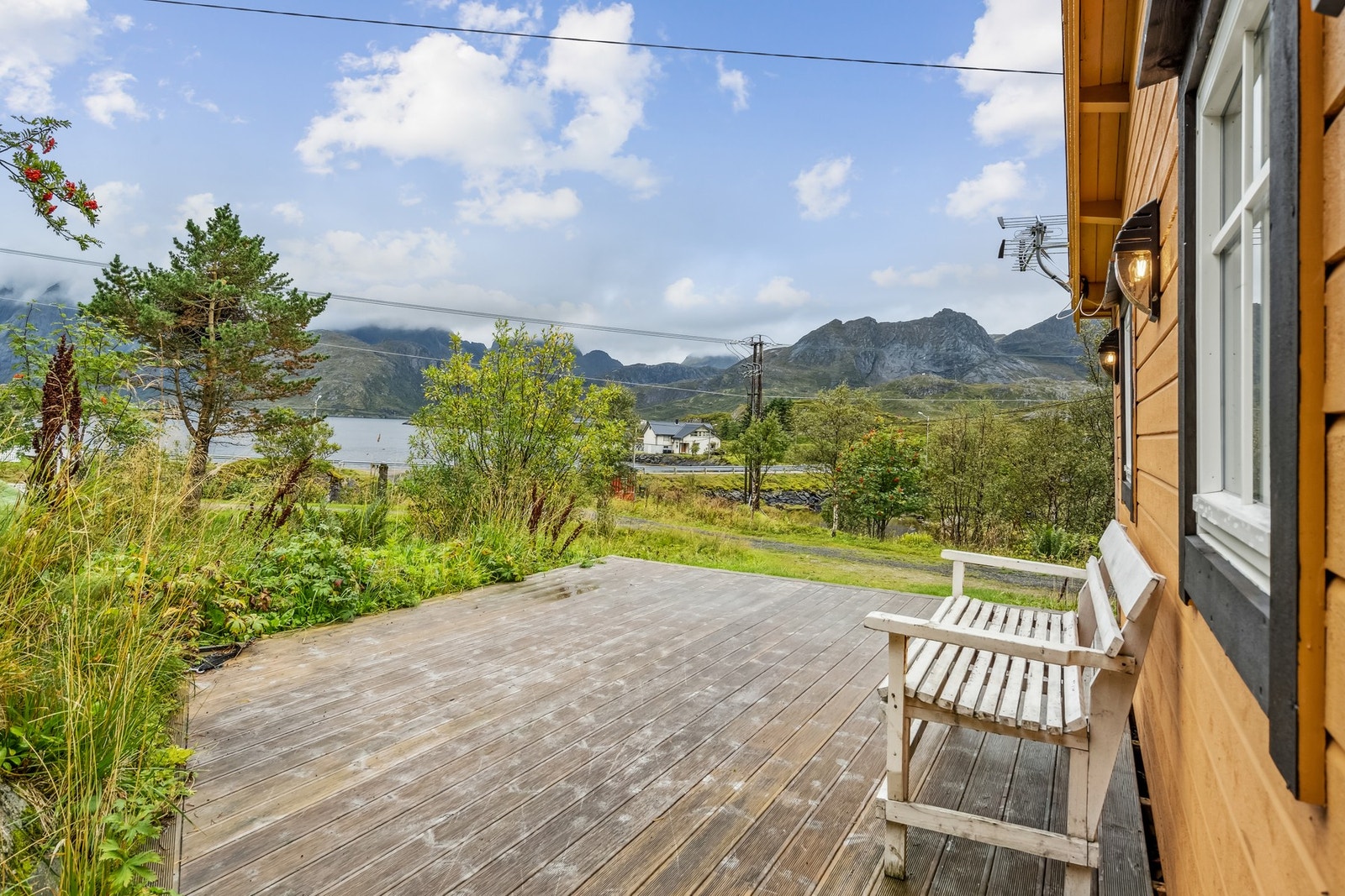 På terrassen kan du nyte fine dager utendørs. Galleribilde