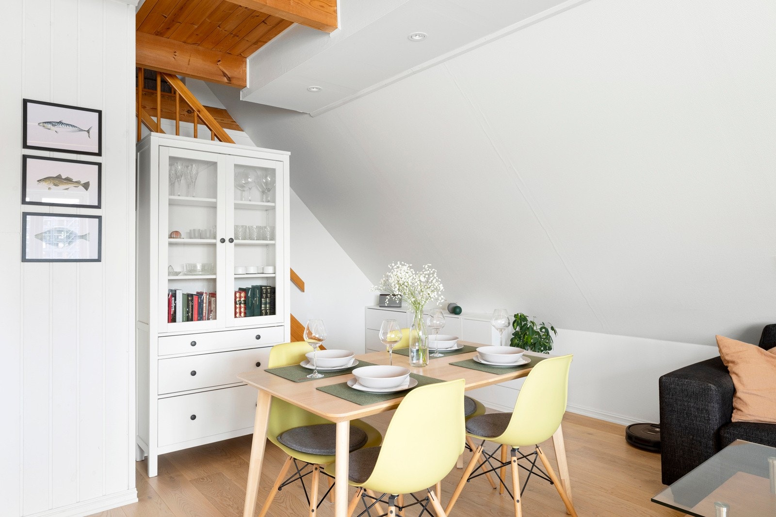 Det er plass til et spisebord slik at man kan ha gjester over på middag. Galleribilde