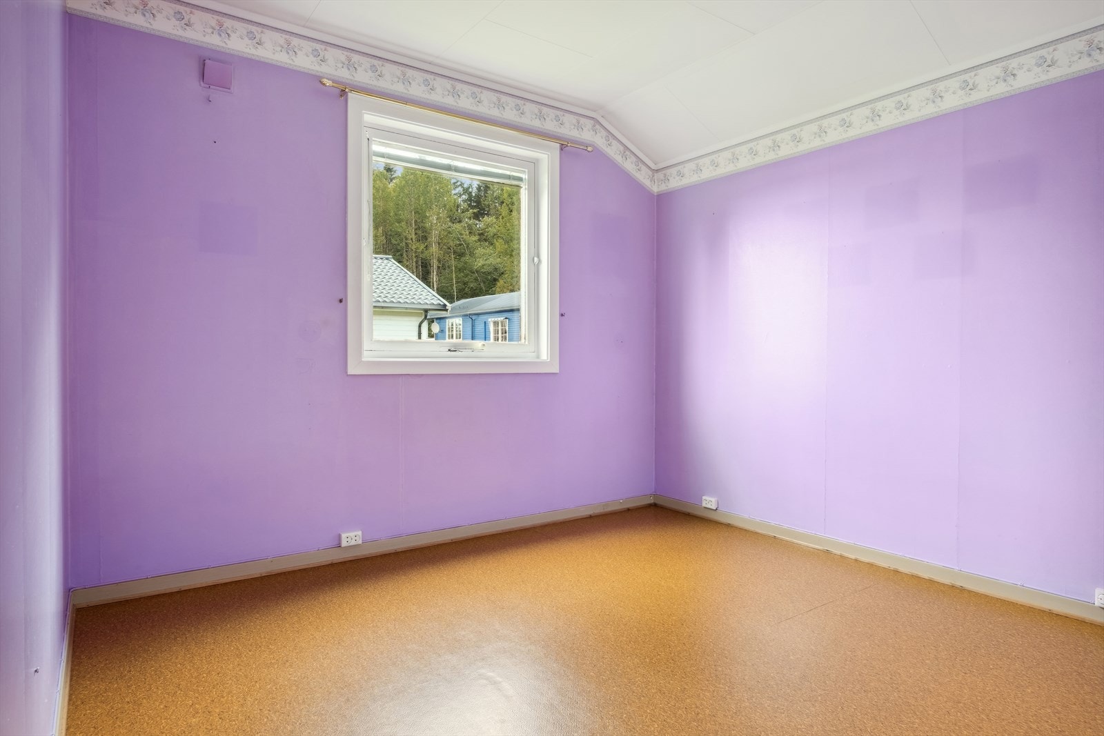 Boligen har 4 stk. soverom fra ca. 6 kvm opp til 12 kvm. Galleribilde