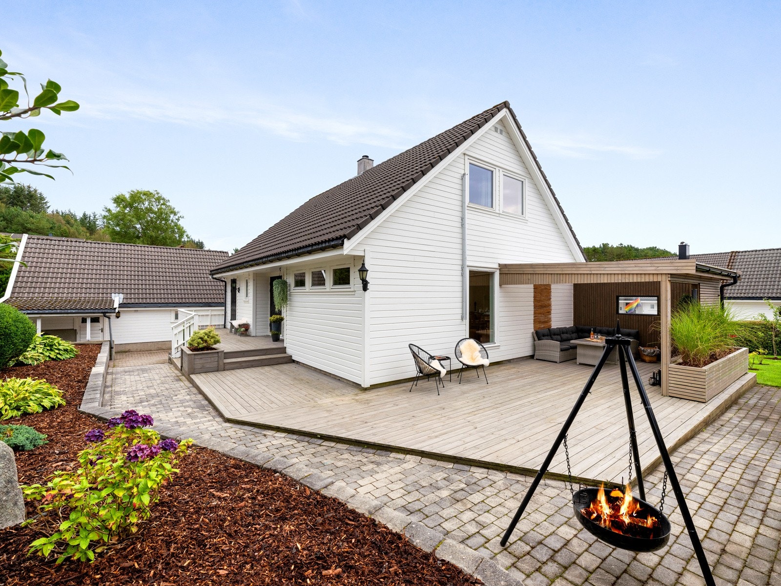 Romslig og solrik terrasse Galleribilde