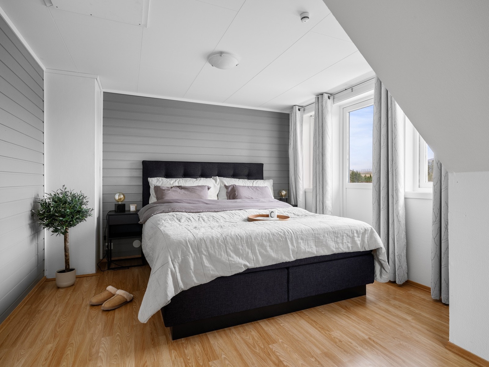 Fra soverommet er det utgang til en balkong Galleribilde