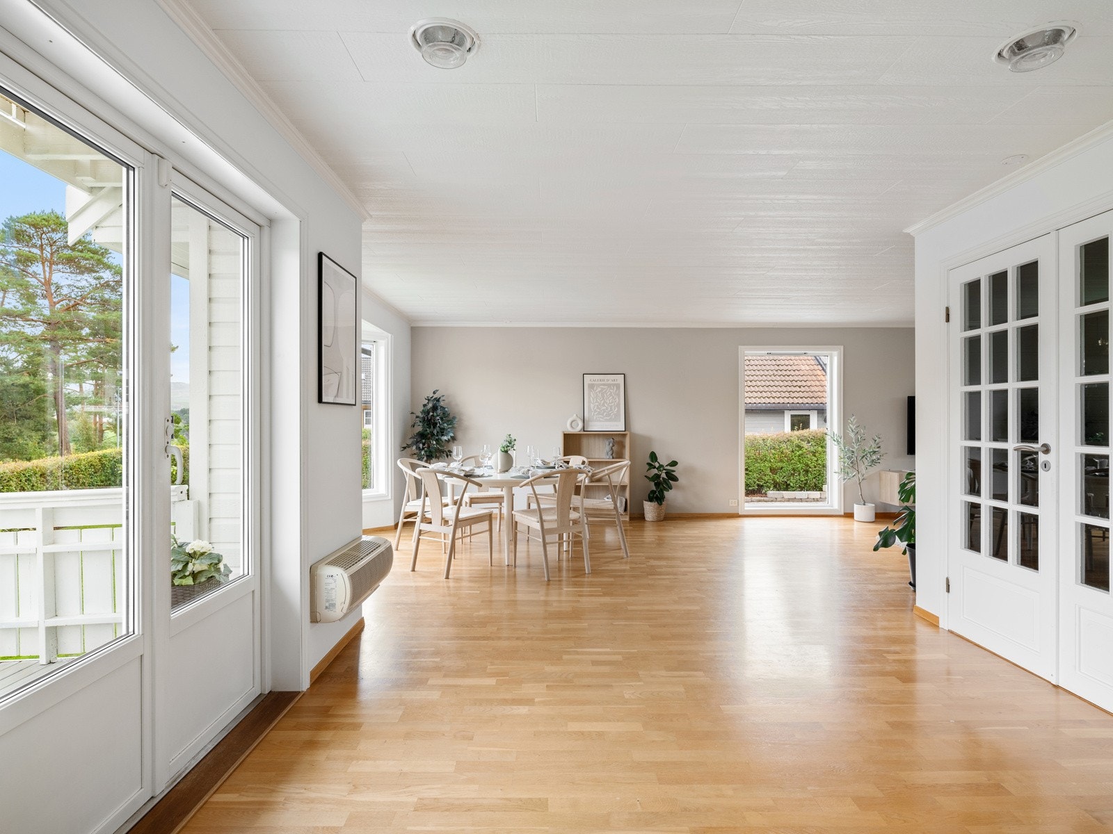 Fra stuen er det utgang til uteområde Galleribilde