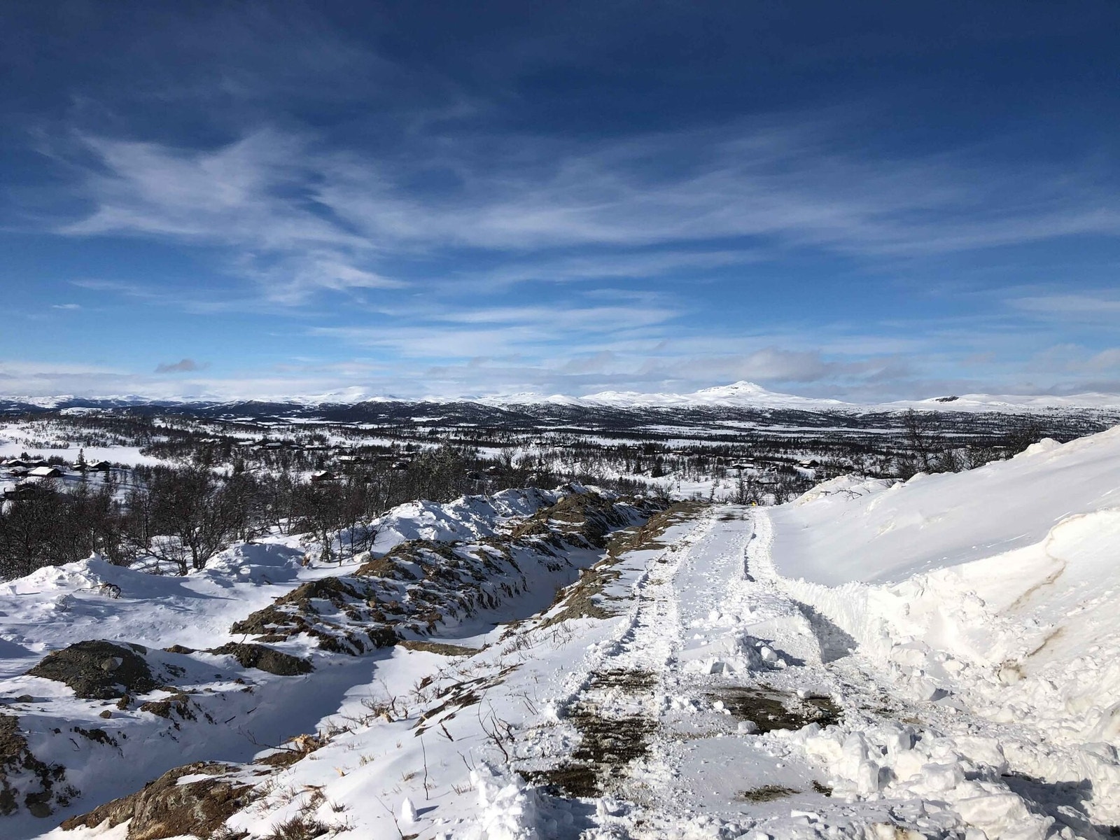 Utsikt fra Feplassen mot Skaget og Djuptjernskampen Galleribilde
