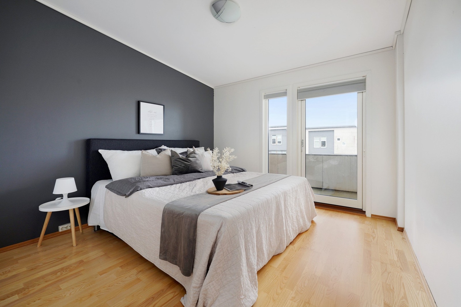 Hovedsoverom med utgang til balkong Galleribilde