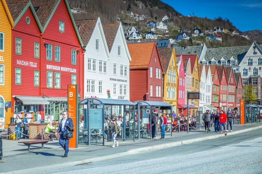 - Bergen sentrums myldrende folkeliv og utallige servicetilbud ligger under 10 minutters gange unna - Galleribilde