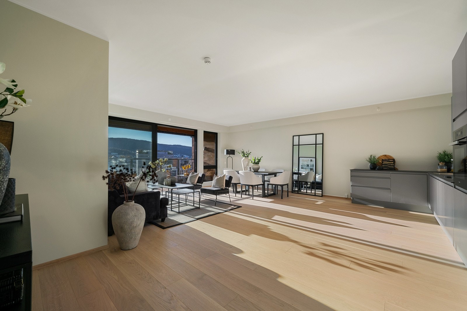 - Nyoppført og moderne 4 -roms i 9. etasje - Galleribilde