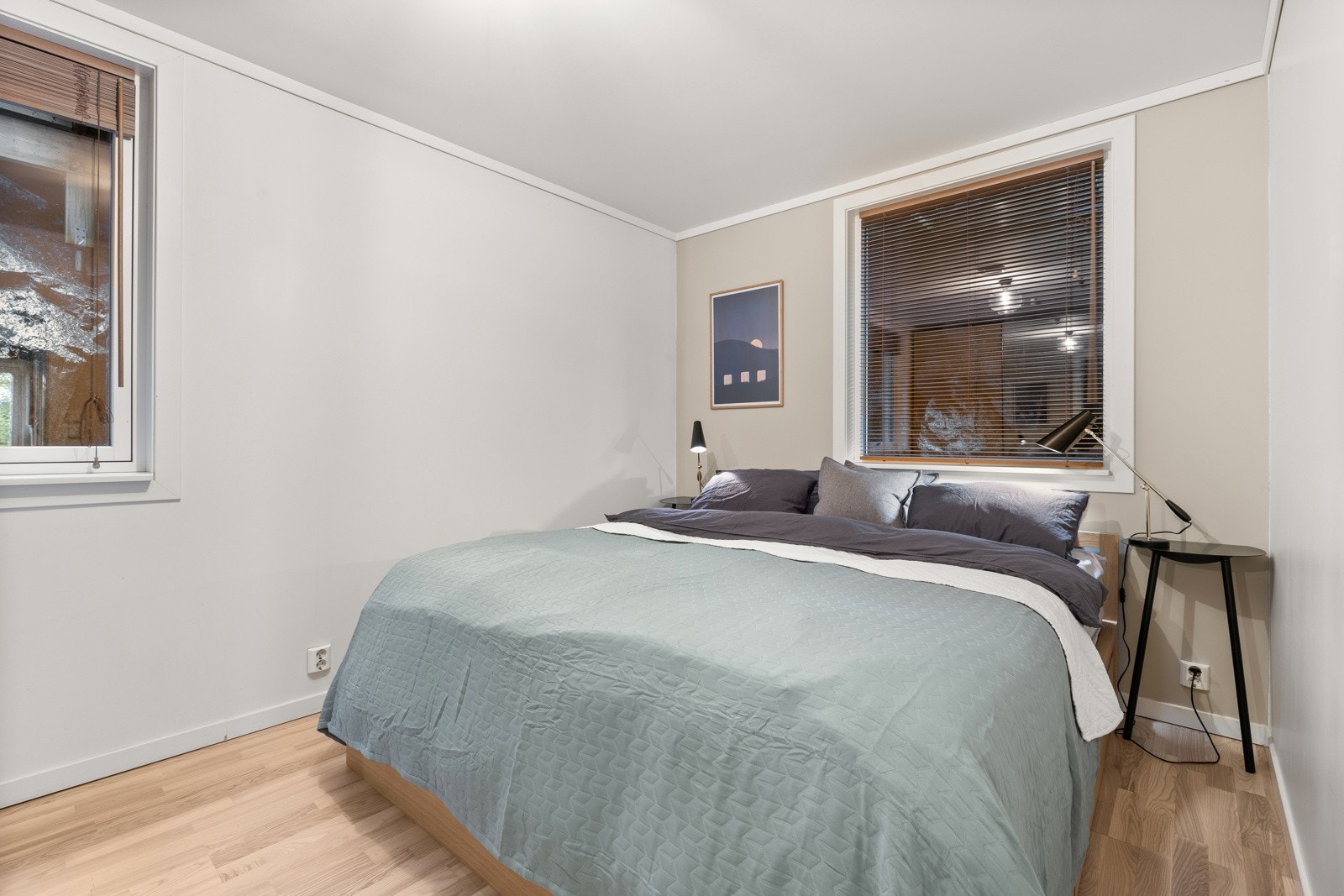 Soverom 1 (dette soverommet er i henhold til originale byggetegninger definert som "kjeller", søknad om bruksendring er sendt til kommunen Galleribilde