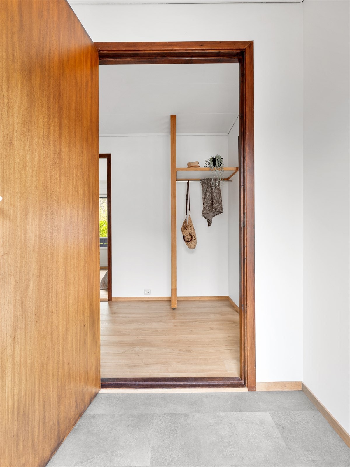 Entre med laminatplater. Galleribilde