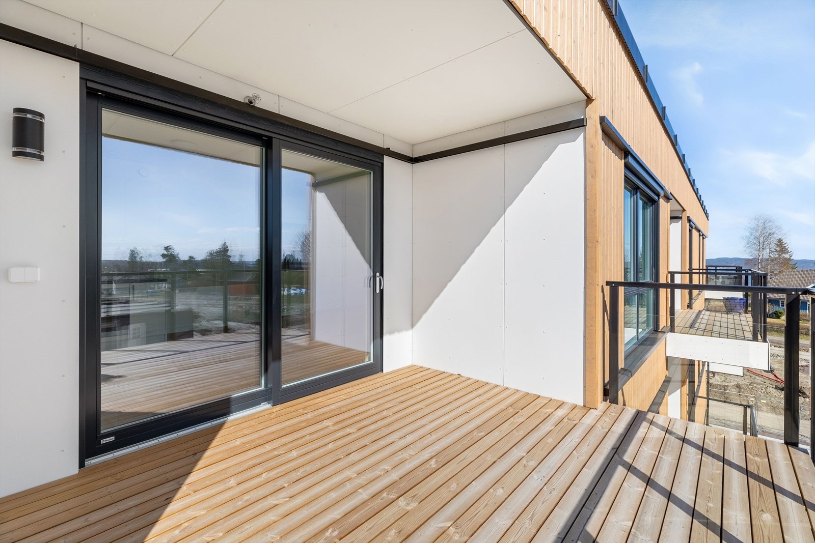 Boligen har en en fin intern beliggenhet i byggets 3. etasje Galleribilde