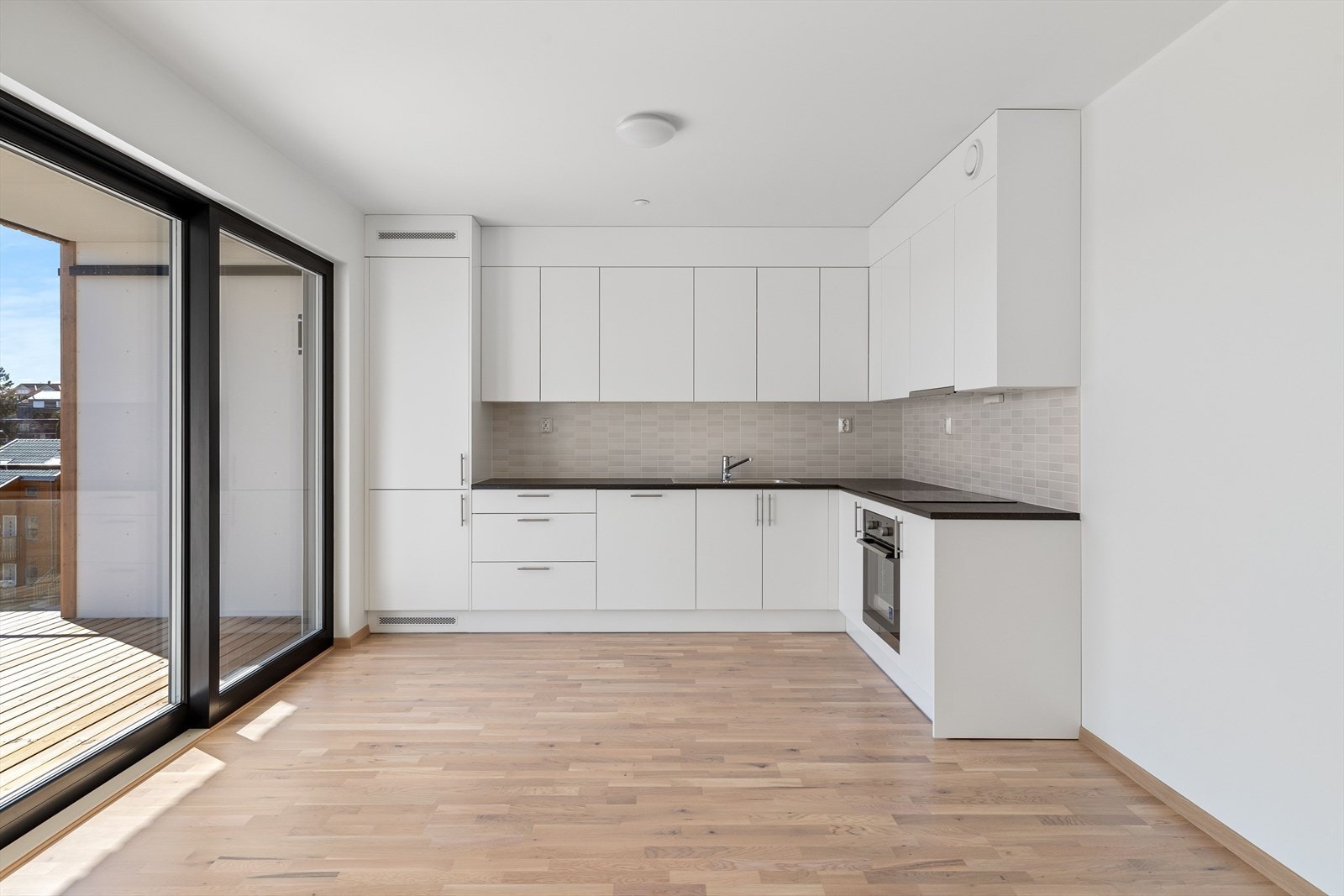 Alle hvitevarer er integrert i kjøkkeninnredningen Galleribilde