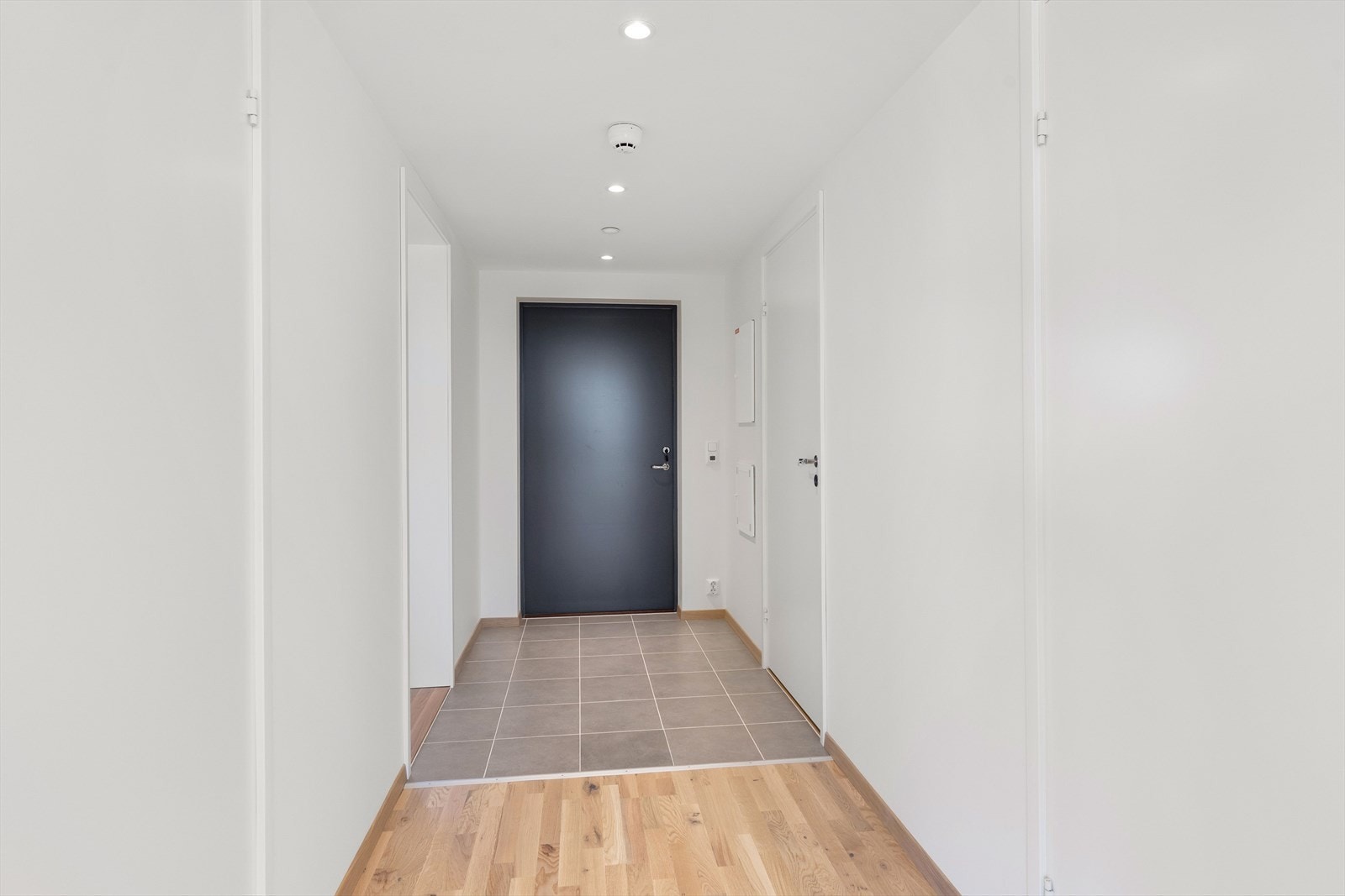 Hyggelig inngangsparti som ønsker deg velkommen hjem Galleribilde