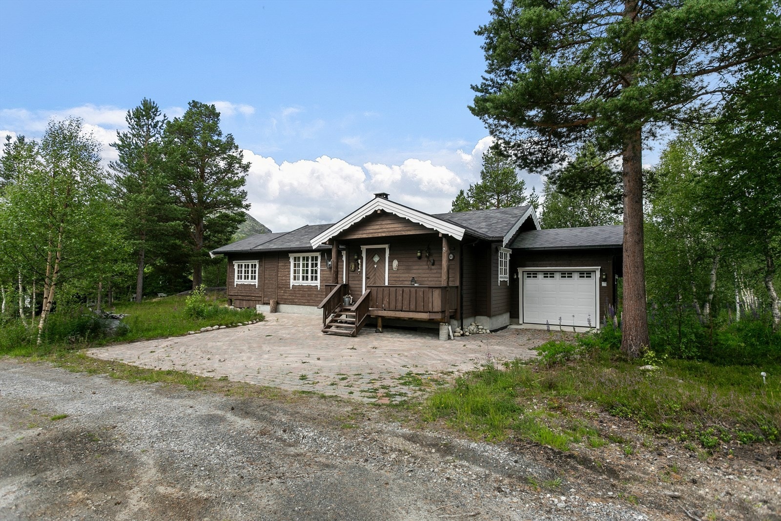 Lysbakken 20 | Presenteres av Terje Hoel, eiendomsmegler MNEF, Notar Galleribilde