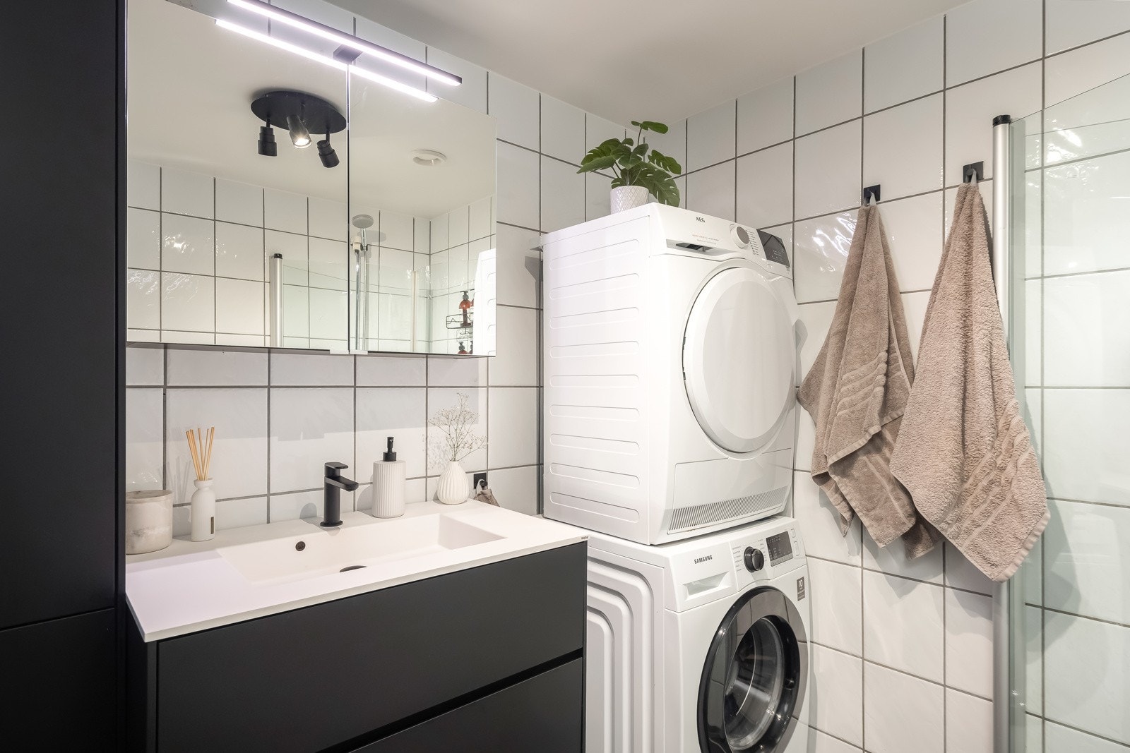 Pent flislag bad med varme i gulv. Galleribilde