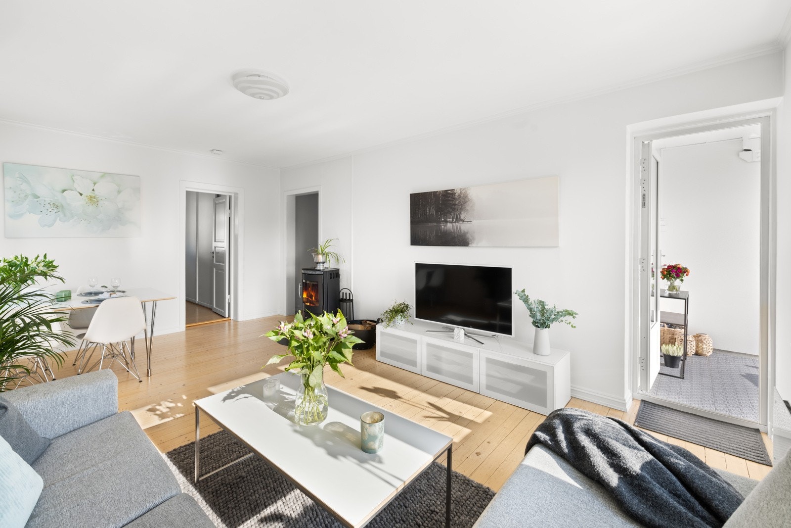 Lys stue av god størrelse Galleribilde