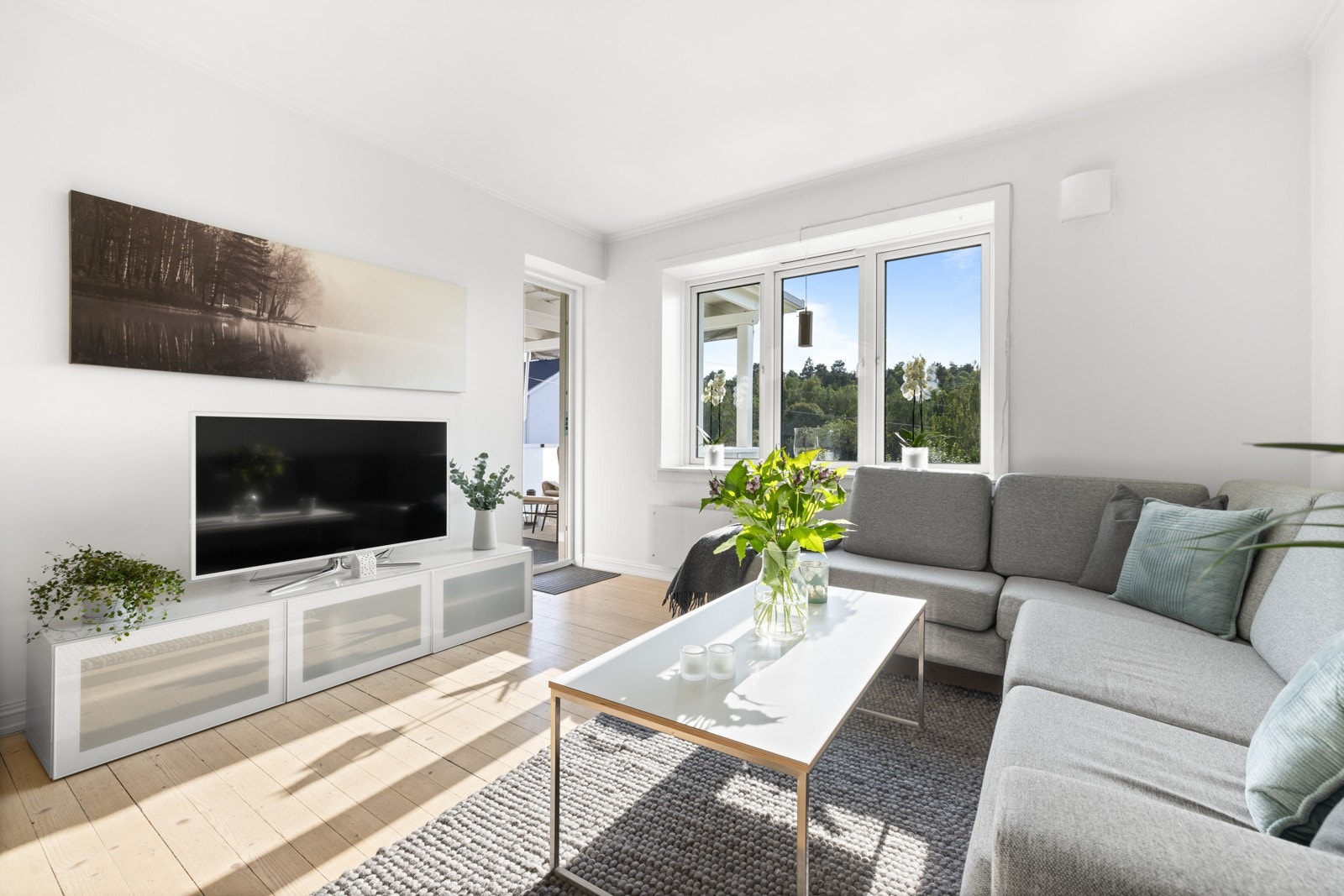 Gjennomgående endeleilighet med meget gode lys- og solforhold Galleribilde